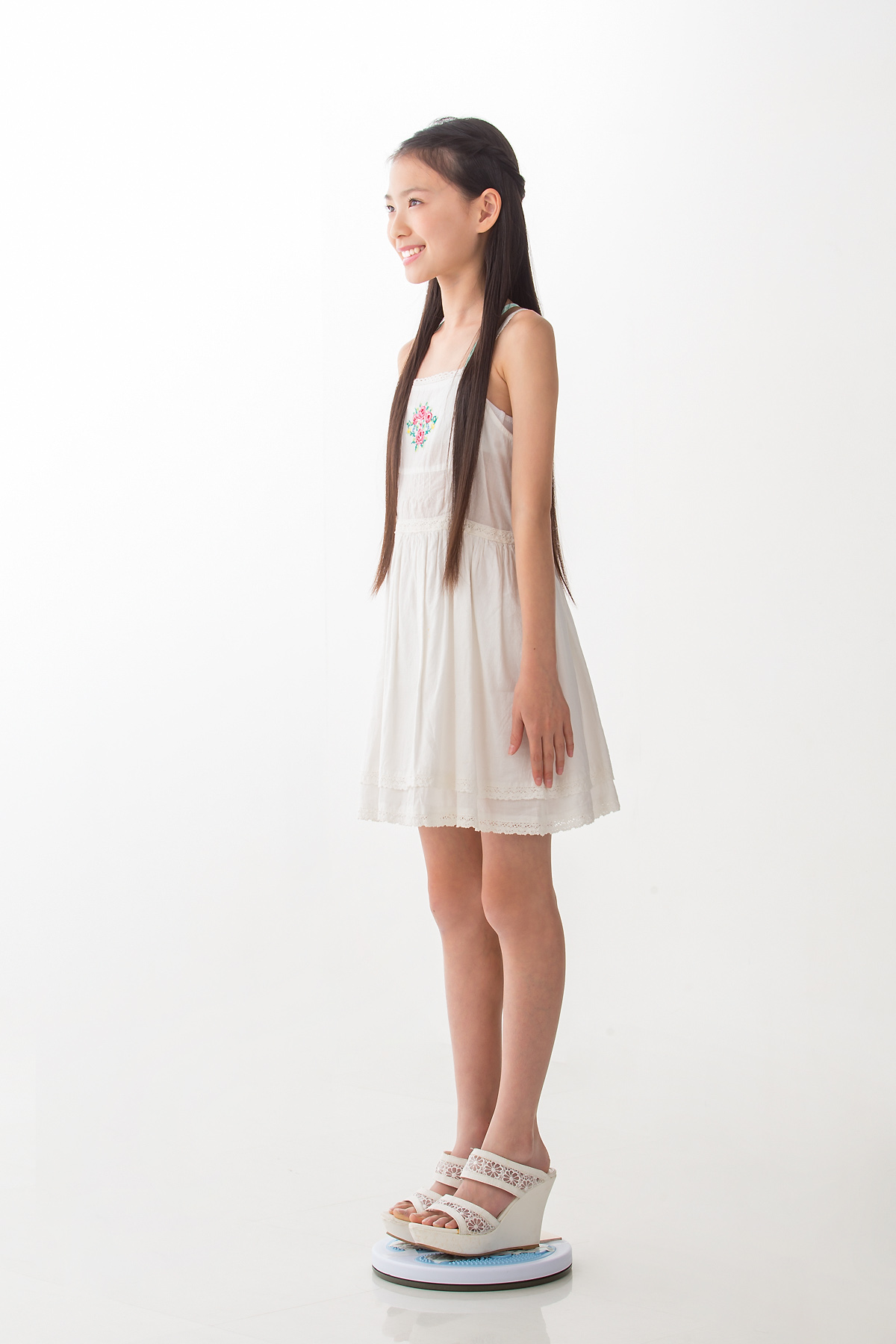 st2_whitey_yuzuki_r03_002.jpg